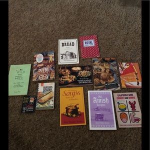 Lot of 12 VTG paper Cookbooks✨